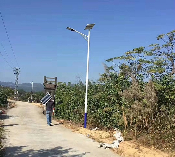 太阳能LED路灯 太阳能路灯厂 太阳能路灯价格