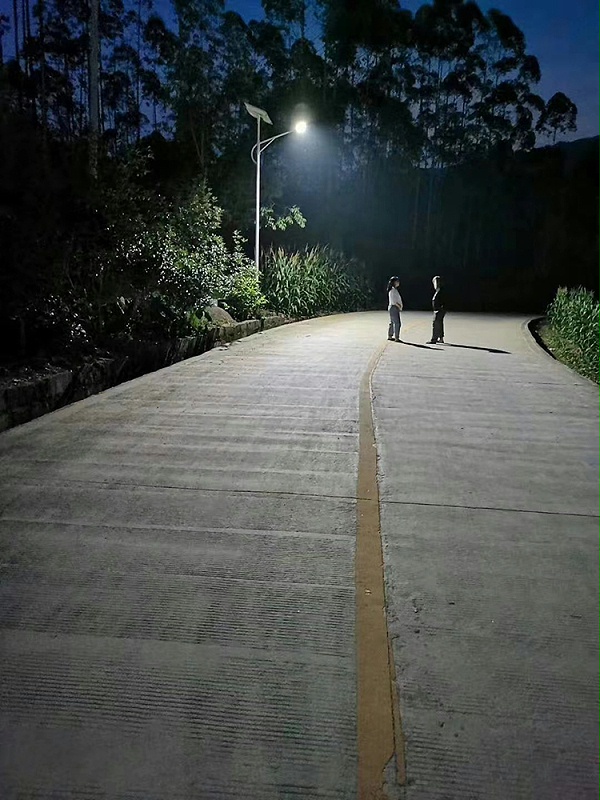 农村太阳能路灯_太阳能led路灯_led太阳能路灯